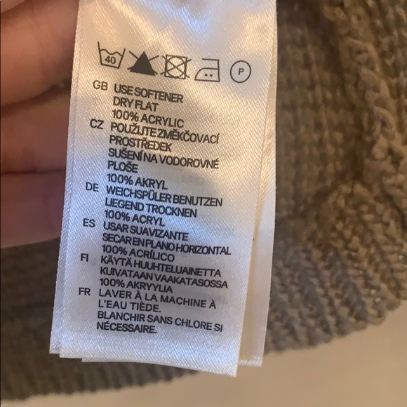 Sweater - Picture 3 of 4